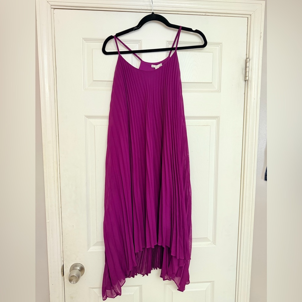 Pleated Sleeveless Flowy Dress in Magenta